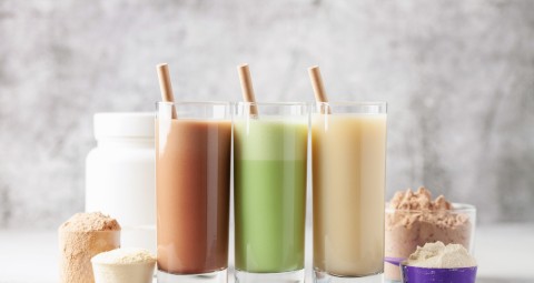 Proteinshakes in verschieden Farben